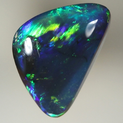 SOLID BLACK OPAL Bright and strong rolling flashes
